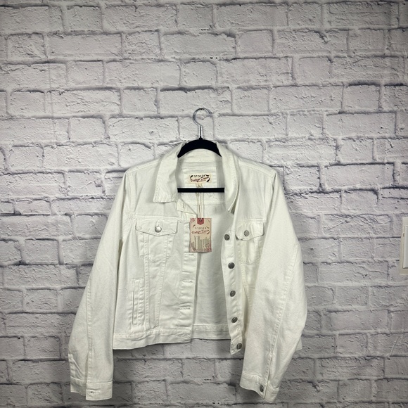 St. John’s Bay White Denim Jacket – NWT- Large - Picture 3 of 8